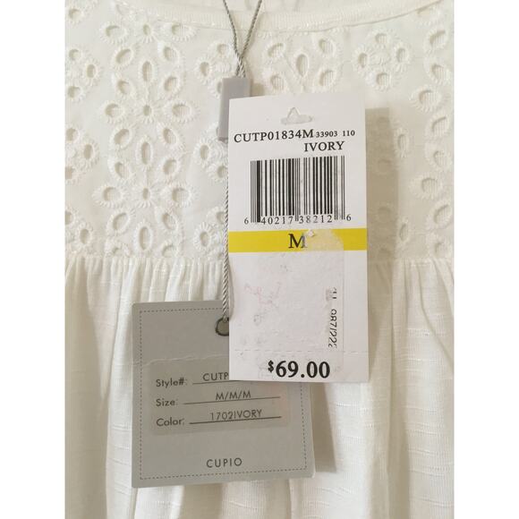 NWT Cupid Womens Top Medium Ivory 3/4 Ruffle Cap Sleeve Eyelet Bodice & Sleeves - Picture 3 of 4